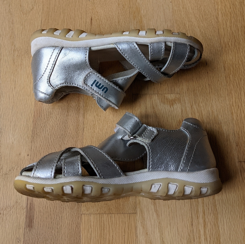 Umi Silver Leather Whitny Sandals size 10.5